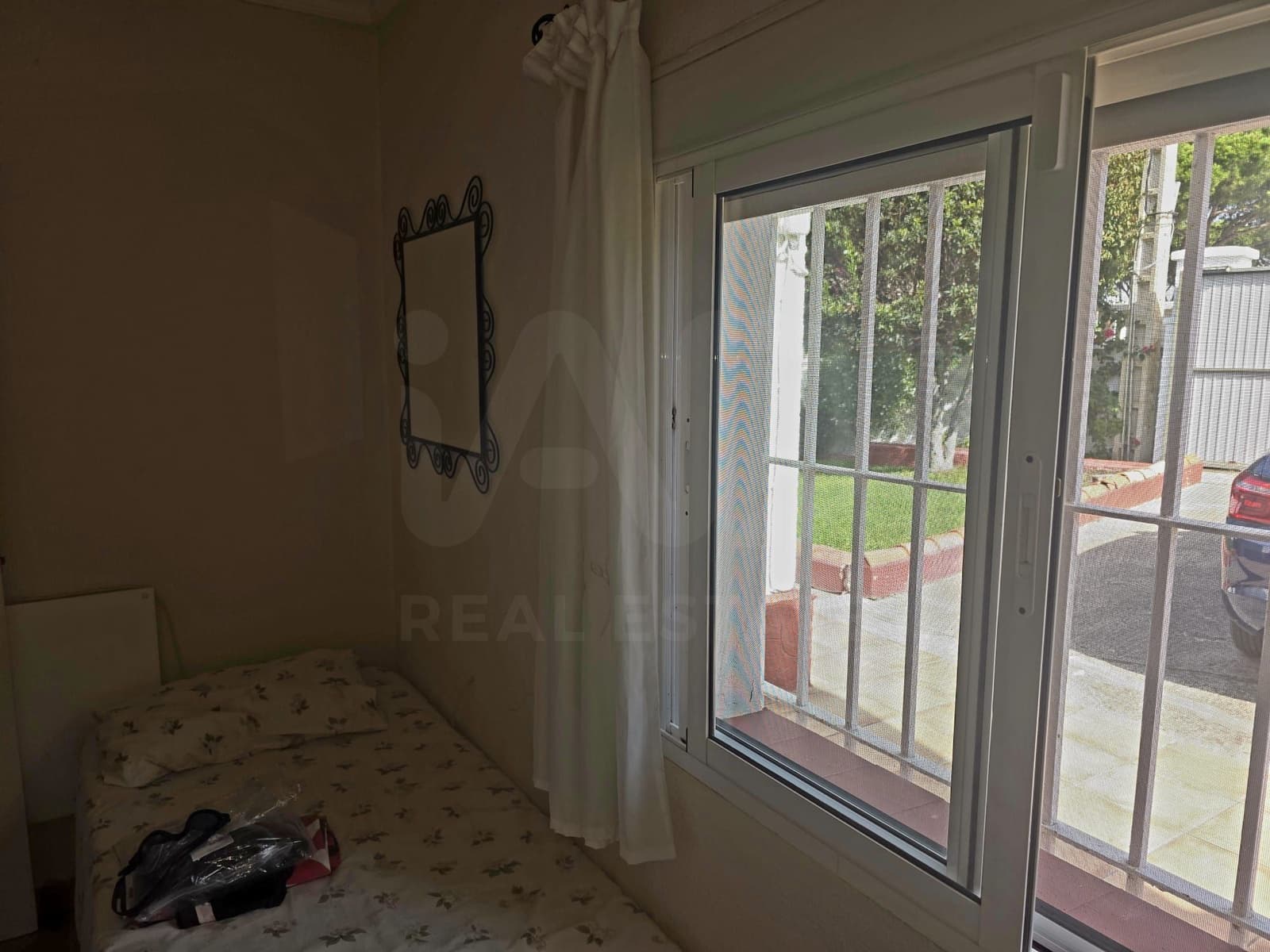 3 bedroom Villa for sale in Chiclana de la Frontera with pool - € 299,500 (Ref: 10077067)