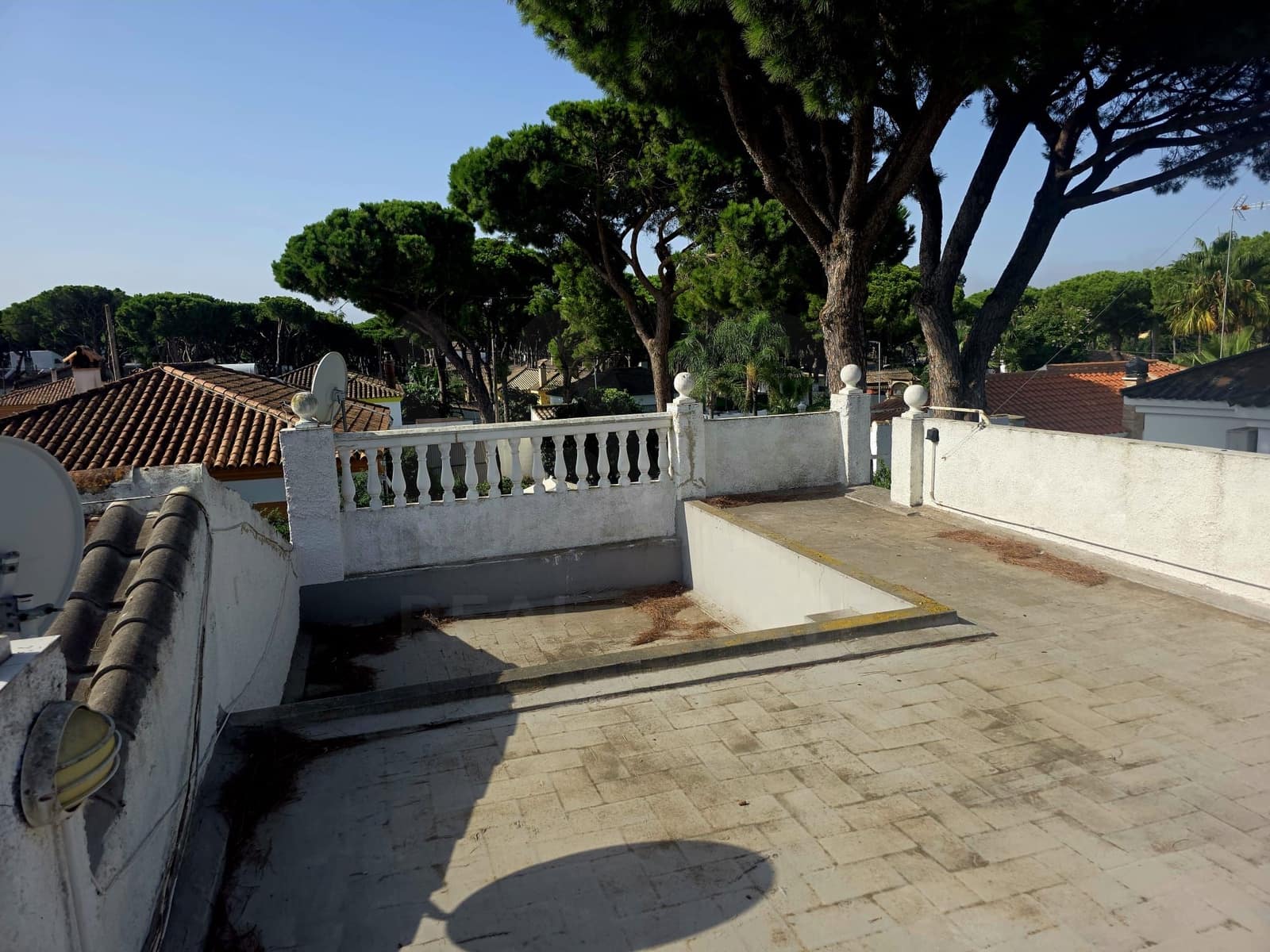 3 bedroom Villa for sale in Chiclana de la Frontera with pool - € 299,500 (Ref: 10077067)