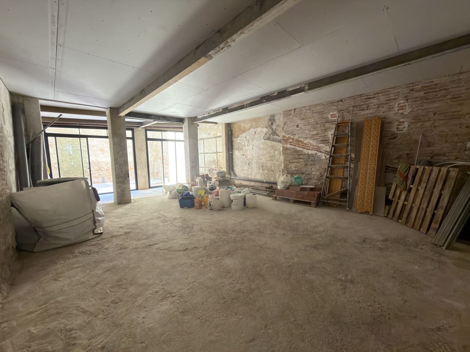 Commercial for sale in Barcelona city - € 415,000 (Ref: 10077078)