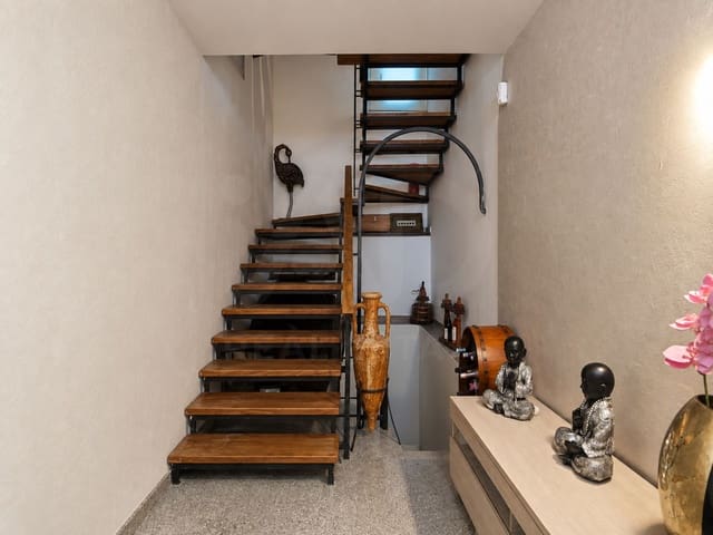 3 chambre Maison de Ville à vendre à Vilanova del Camí avec garage - 295 000 € (Ref: 10077383)