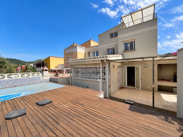 5 camera da letto Casa in vendita in Gilet con piscina garage - 375.000 € (Rif: 10077389)