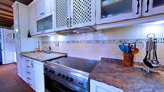 4 Zimmer Haus zu verkaufen in Montblanc mit Pool Garage - 520.000 € (Ref: 10077392)