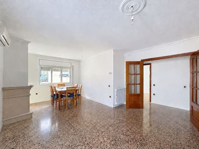 4 sovrum Takvåning till salu i Vilanova i la Geltrú - 430 000 € (Ref: 10077396)