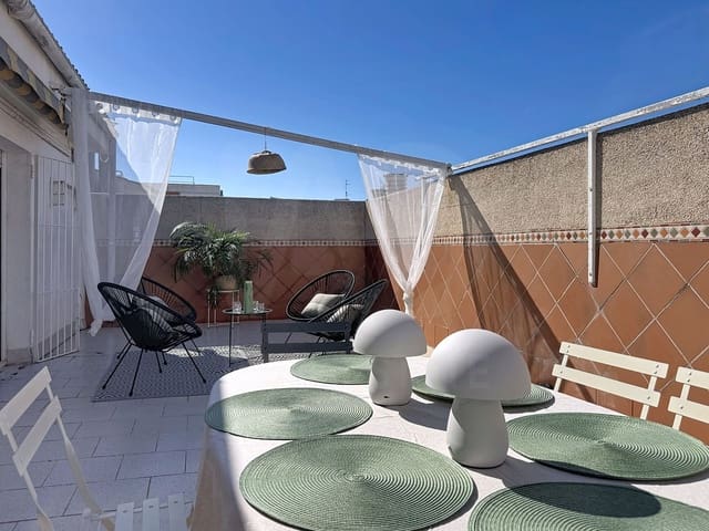 Ático de 4 habitaciones en Vilanova i la Geltrú en venta con garaje - 430.000 € (Ref: 10077396)