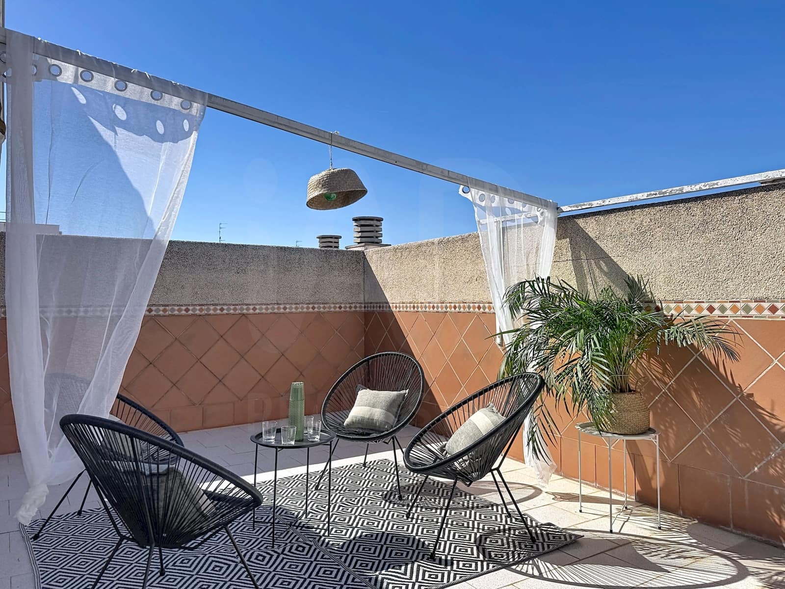 4 bedroom Penthouse for sale in Vilanova i la Geltru with garage - € 430,000 (Ref: 10077396)