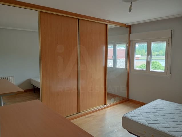 3 soveværelse Lejlighed til leje i León by - € 550 (Ref: 10077399)