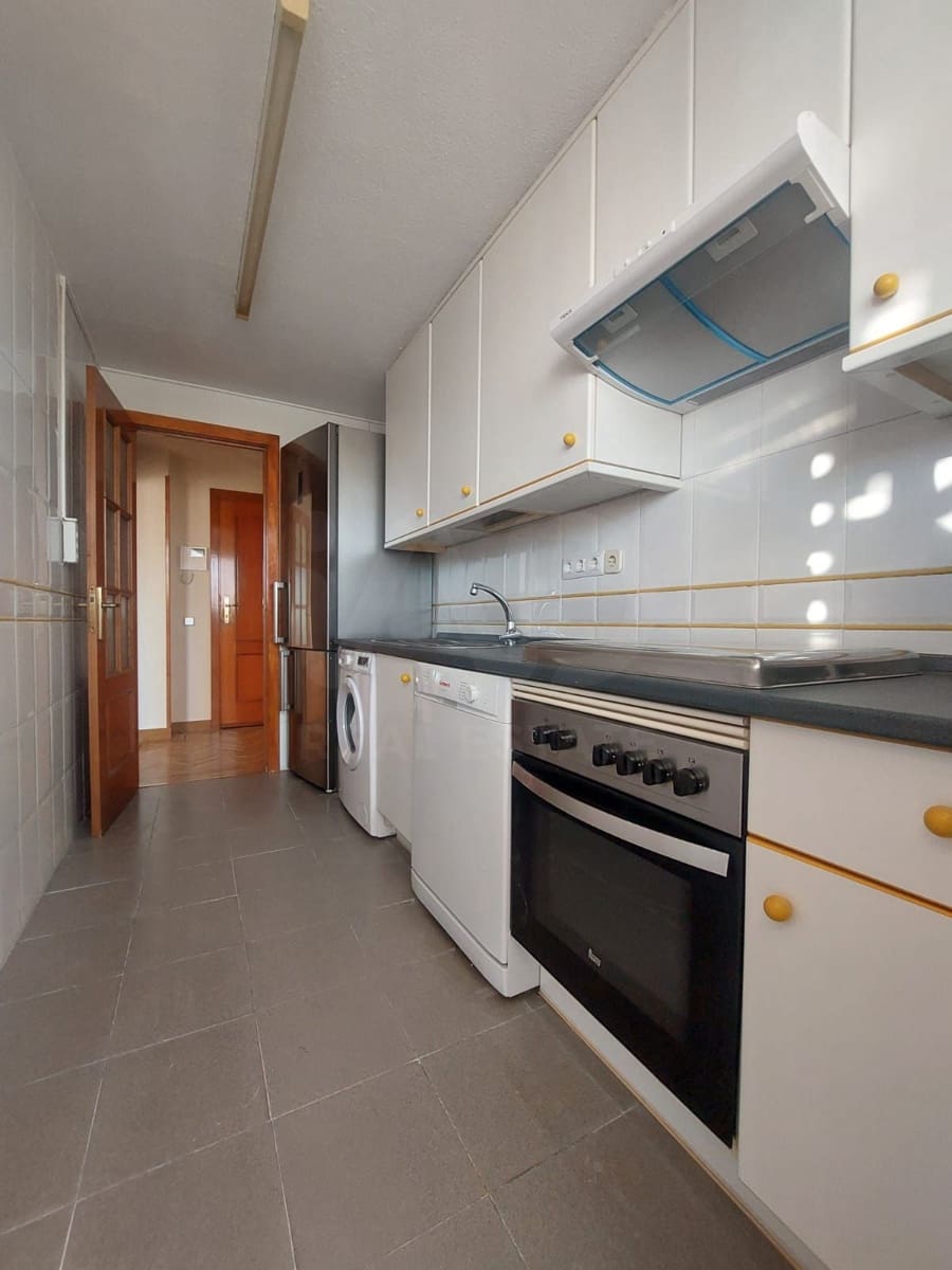 1 bedroom Apartment for rent in Madrid city with garage - € 1,250 (Ref: 10077400)