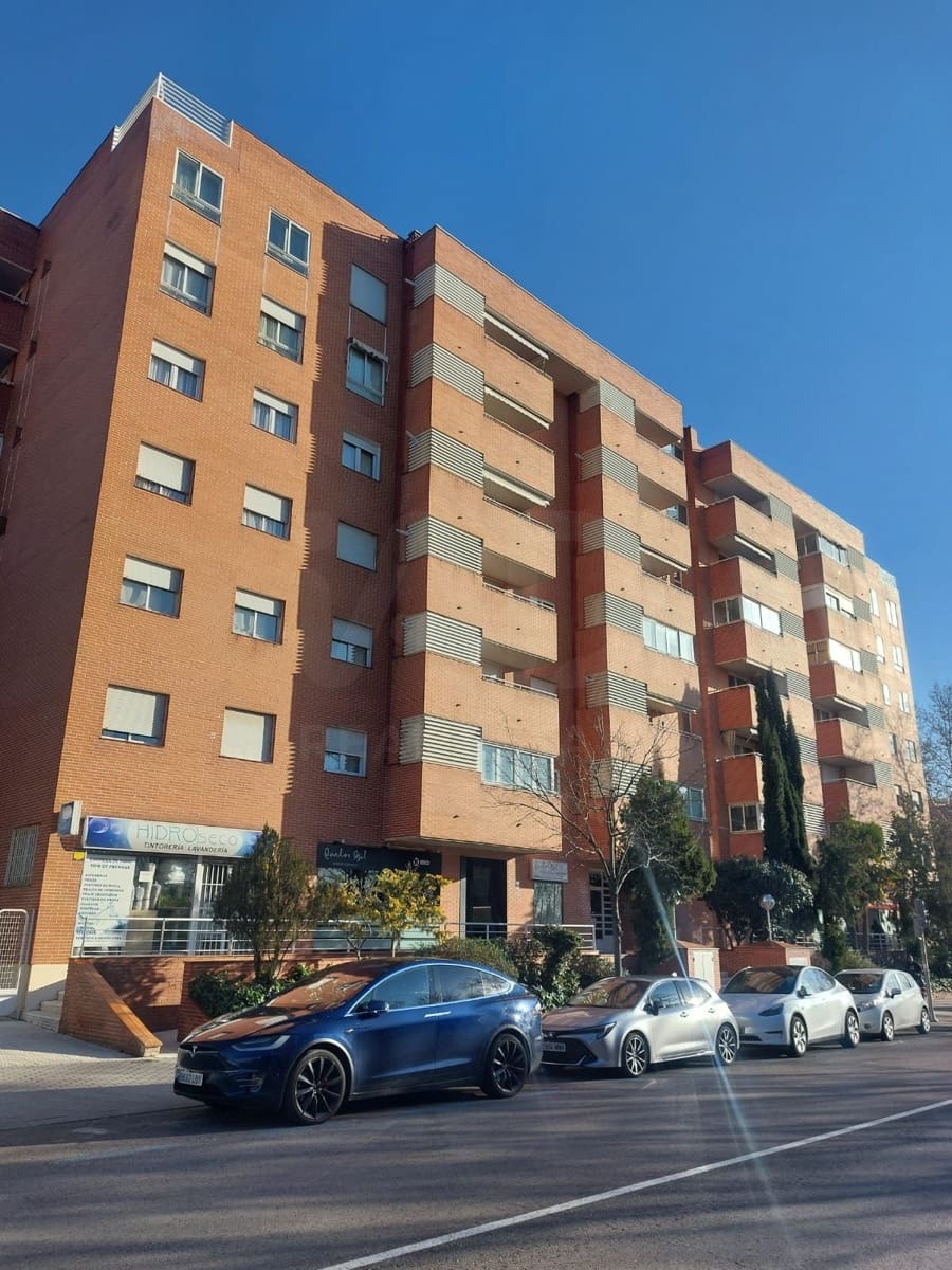 1 bedroom Apartment for rent in Madrid city with garage - € 1,250 (Ref: 10077400)