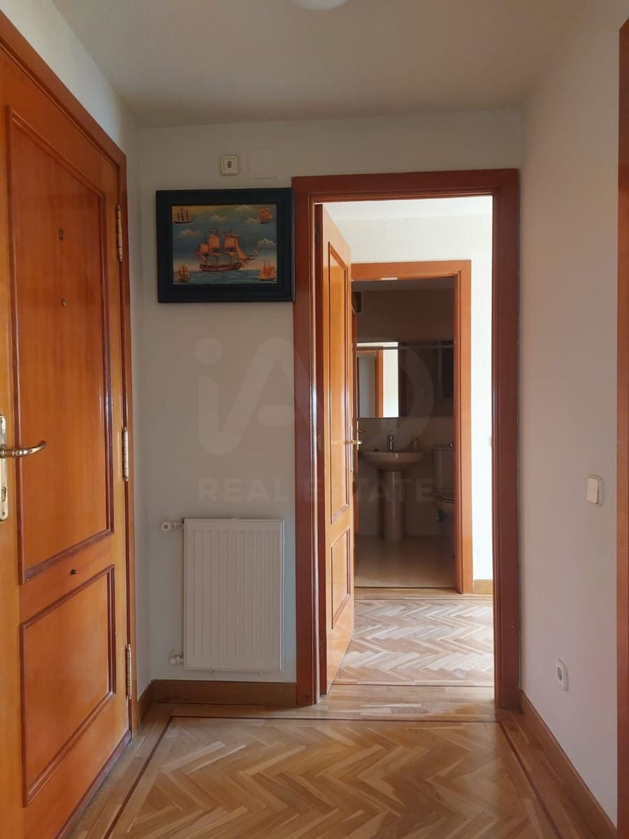 1 bedroom Apartment for rent in Madrid city with garage - € 1,250 (Ref: 10077400)