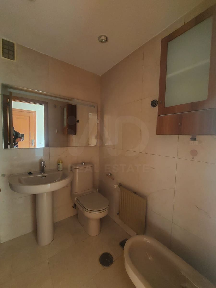 1 bedroom Apartment for rent in Madrid city with garage - € 1,250 (Ref: 10077400)
