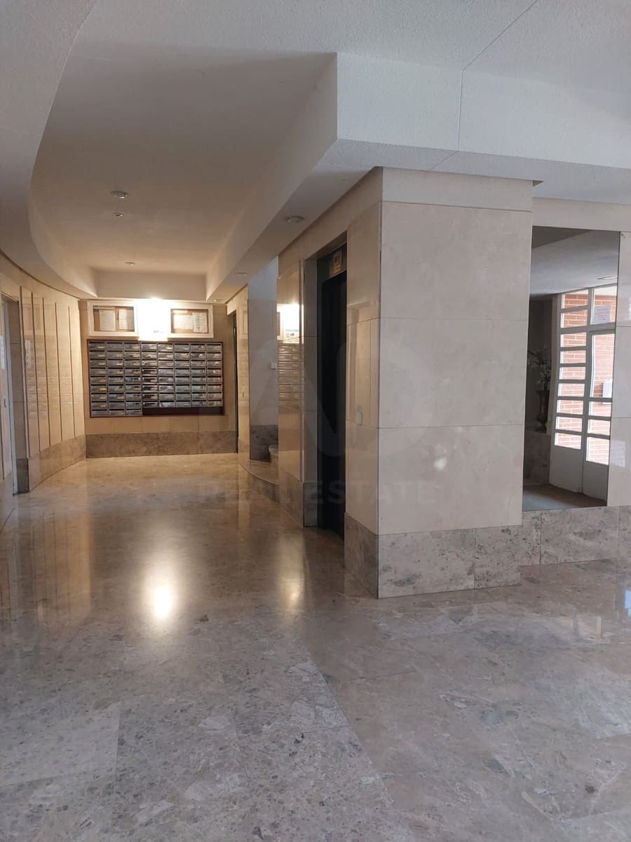 1 bedroom Apartment for rent in Madrid city with garage - € 1,250 (Ref: 10077400)