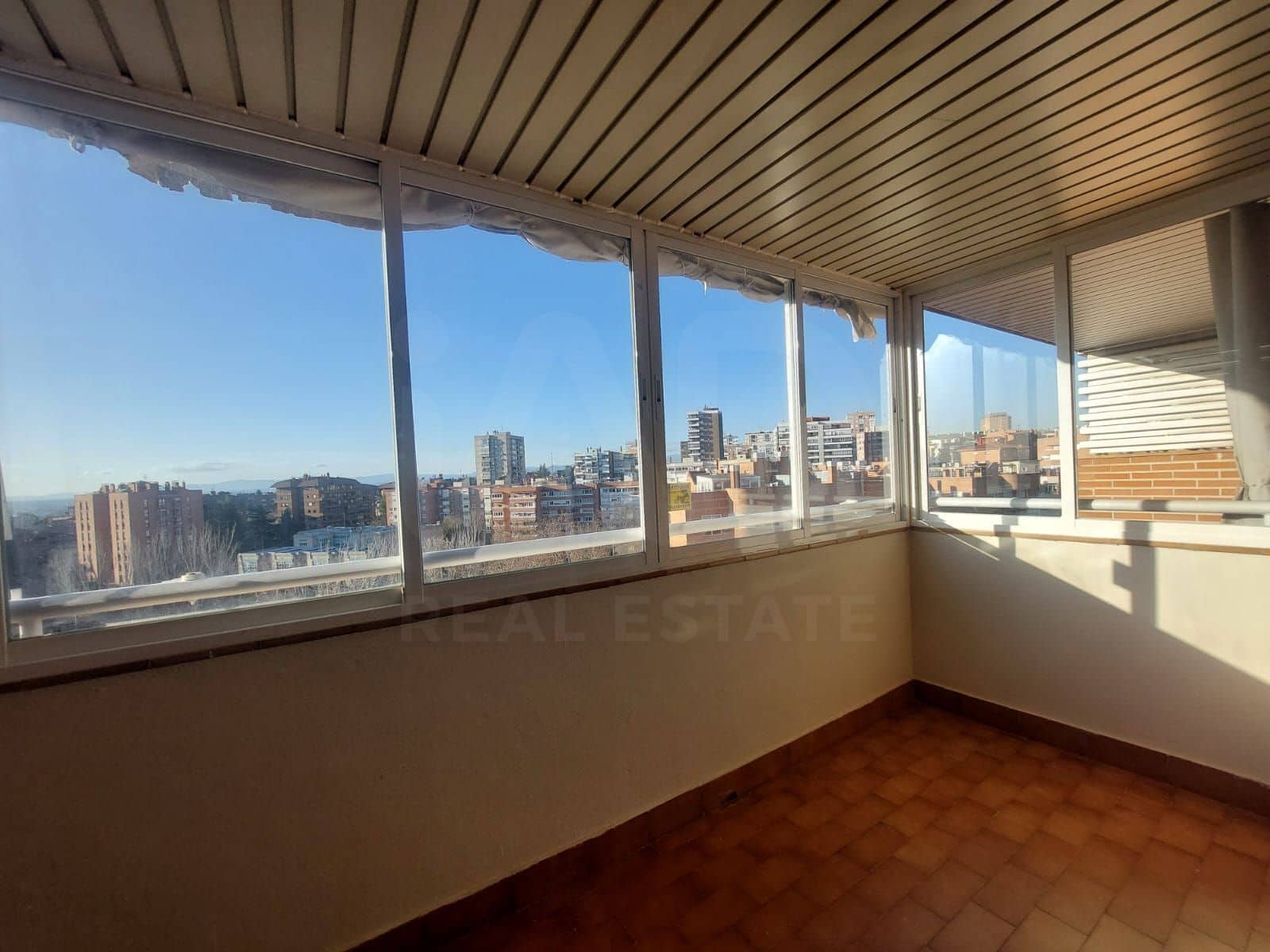1 bedroom Apartment for rent in Madrid city with garage - € 1,250 (Ref: 10077400)