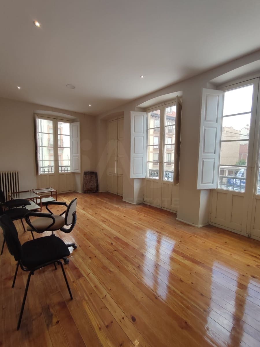 4 bedroom Apartment for sale in Astorga - € 225,000 (Ref: 10079992)