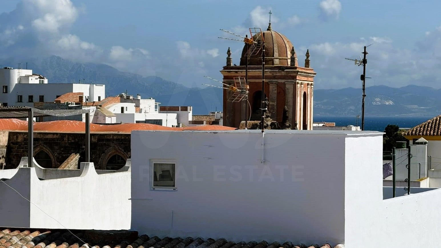 2 bedroom Penthouse for sale in Tarifa - € 305,000 (Ref: 10079998)