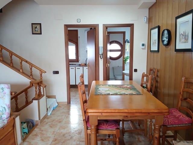 4 slaapkamer Villa te koop in Torredembarra met zwembad garage - € 285.000 (Ref: 10080007)