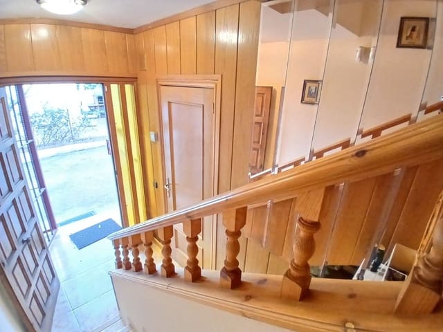 4 slaapkamer Villa te koop in Torredembarra met zwembad garage - € 285.000 (Ref: 10080007)