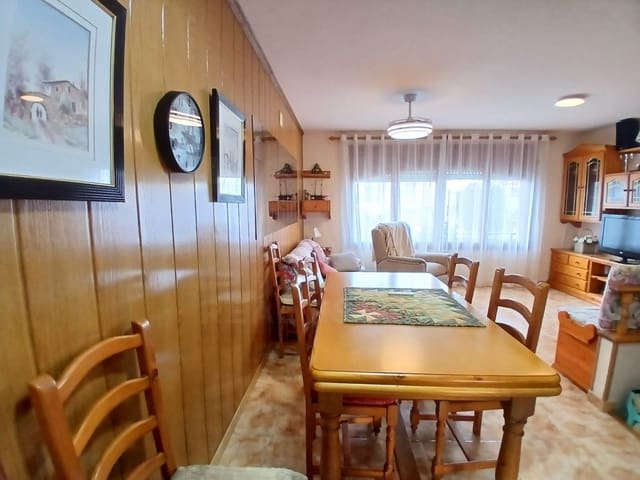 4 slaapkamer Villa te koop in Torredembarra met zwembad garage - € 285.000 (Ref: 10080007)