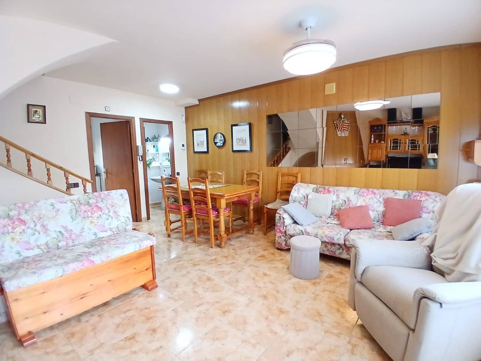 4 bedroom Villa for sale in Torredembarra with pool garage - € 285,000 (Ref: 10080007)