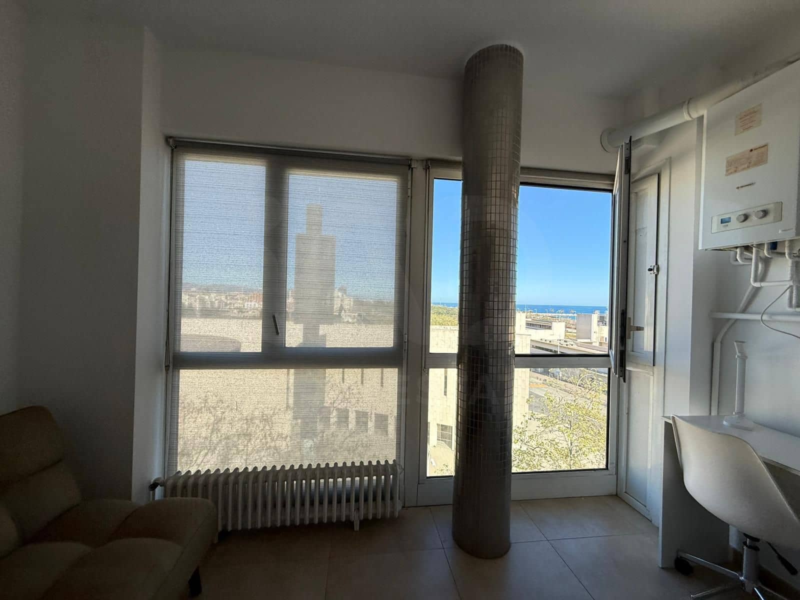 Appartement de 1 chambre à louer à Barcelone ville avec garage - 1 500 € (Ref: 10080011)