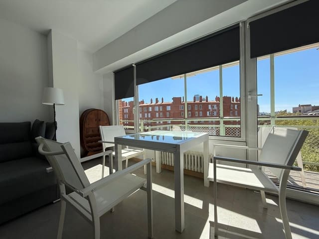 1 slaapkamer Appartement te huur in La Vila Olímpica del Poblenou, Barcelona stad met garage - € 1.500 (Ref: 10080011)