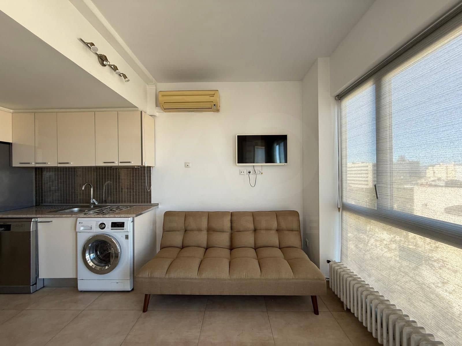 Appartement de 1 chambre à louer à Barcelone ville avec garage - 1 500 € (Ref: 10080011)