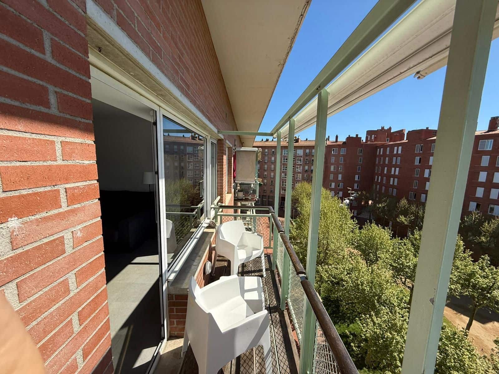 Appartement de 1 chambre à louer à Barcelone ville avec garage - 1 500 € (Ref: 10080011)
