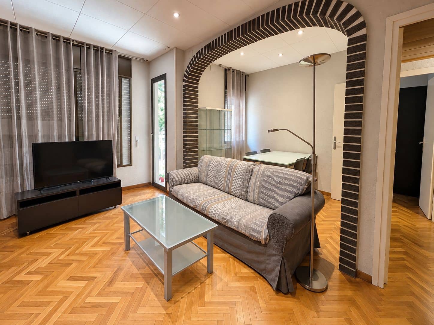 Leilighet til salgs i Barcelona by - € 329 000 (Ref: 10080281)