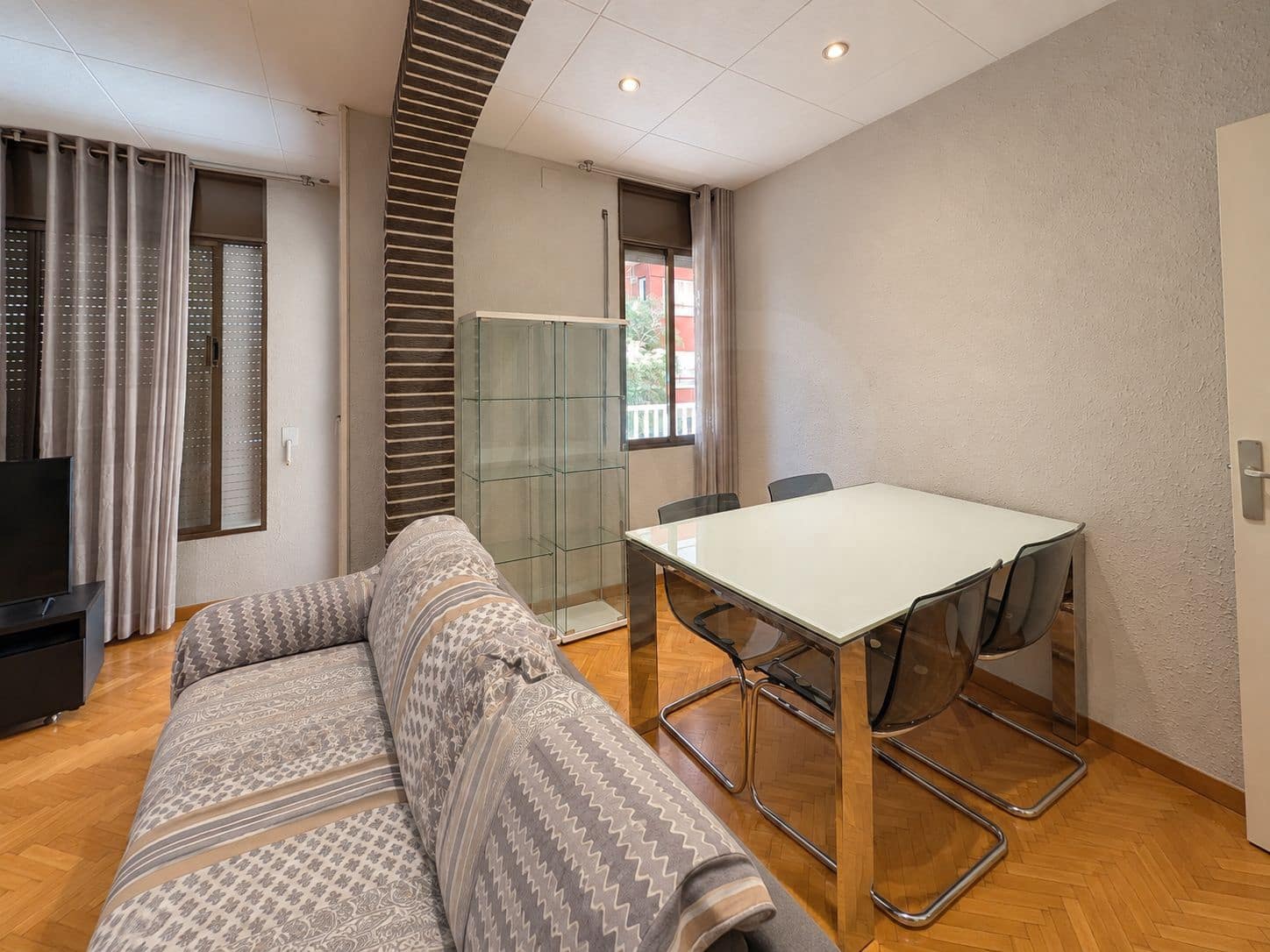 Leilighet til salgs i Barcelona by - € 329 000 (Ref: 10080281)