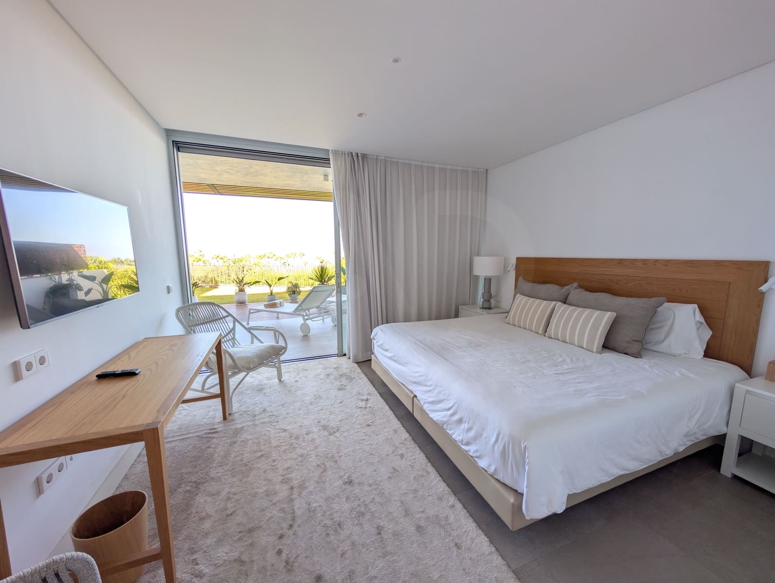 2 bedroom Apartment for sale in Guia de Isora with pool garage - € 940,000 (Ref: 10080285)