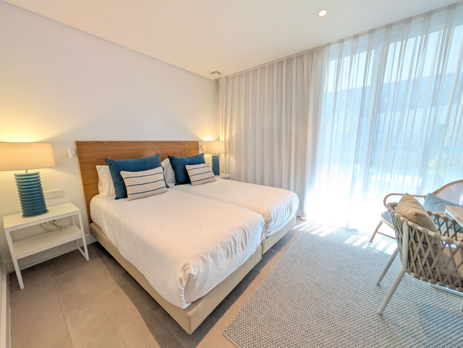 2 bedroom Apartment for sale in Guia de Isora with pool garage - € 940,000 (Ref: 10080285)
