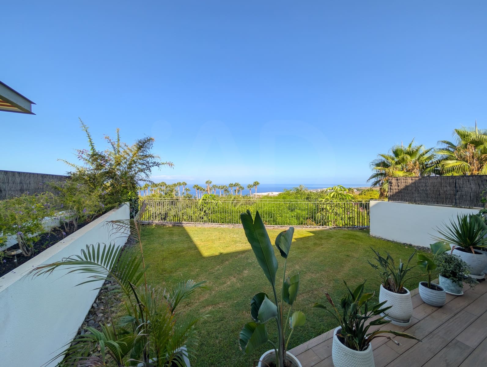 2 bedroom Apartment for sale in Guia de Isora with pool garage - € 940,000 (Ref: 10080285)