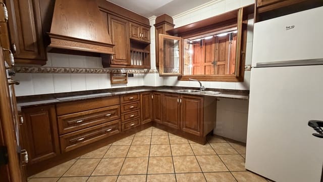 Casa de 4 habitaciones en Maials en venta con garaje - 165.000 € (Ref: 10080291)