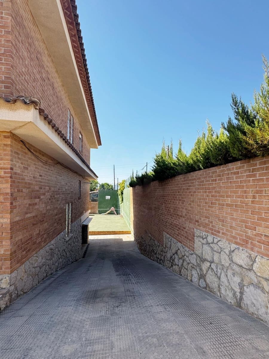 5 sypialnia Dom na sprzedaż w La Secuita z garażem - 520 000 € (Ref: 10081088)