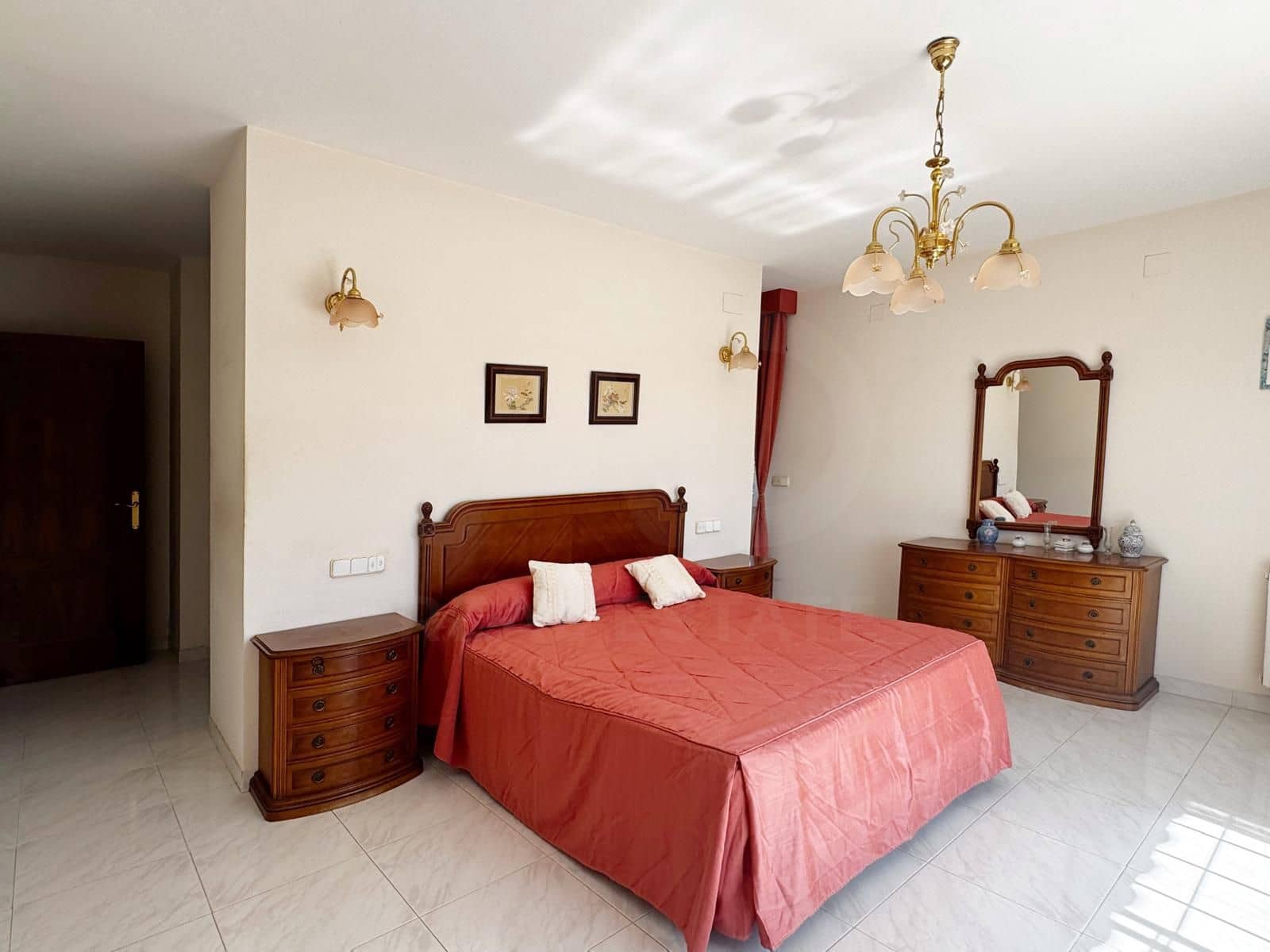 5 sypialnia Dom na sprzedaż w La Secuita z garażem - 520 000 € (Ref: 10081088)