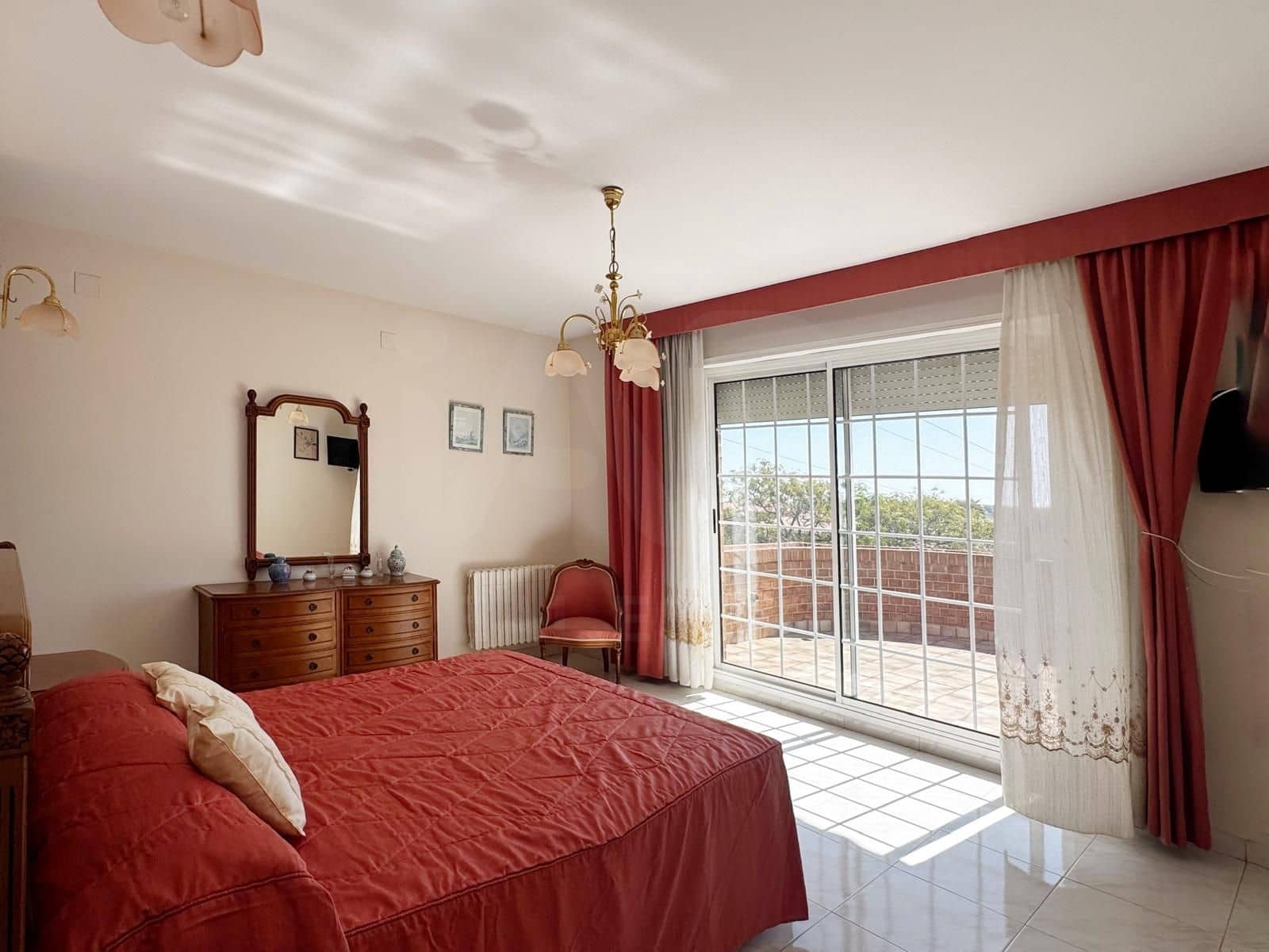 5 sypialnia Dom na sprzedaż w La Secuita z garażem - 520 000 € (Ref: 10081088)