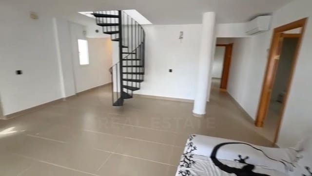 Penthouse à vendre à Santa Eulalia / Santa Eularia avec garage - 1 150 000 € (Ref: 10081090)