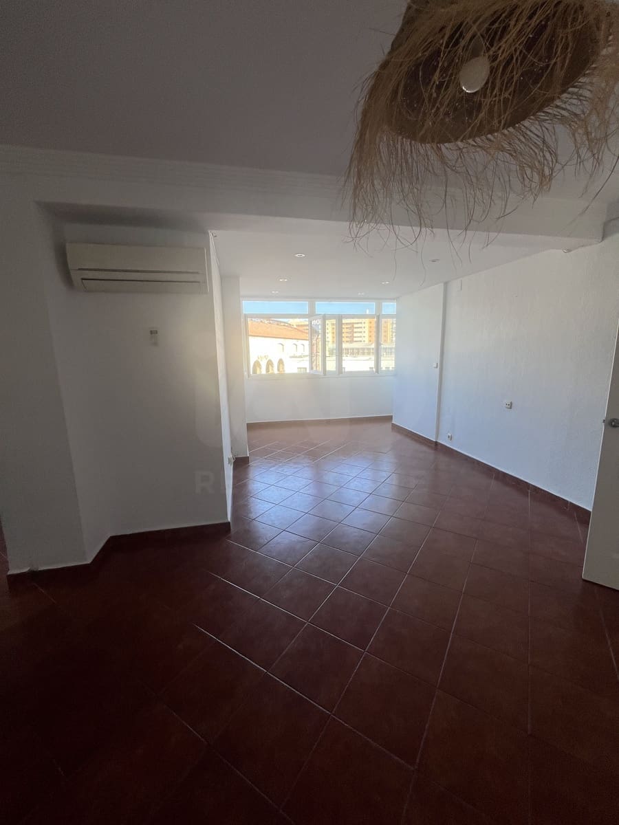 3 soveværelse Lejlighed til salg i Malaga by - € 349.000 (Ref: 10081091)