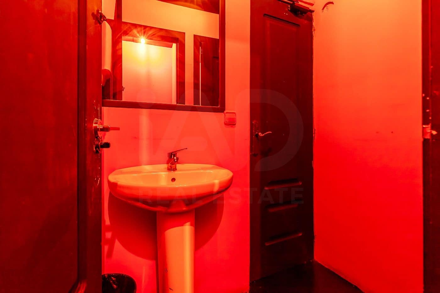Kommersiell till salu i Madrid stad - 80 000 € (Ref: 10085047)