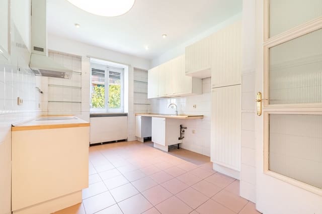 2 makuuhuone Huoneisto myytävänä paikassa Argüelles, Madrid kaupunki - 1 150 000 € (Ref: 10085048)
