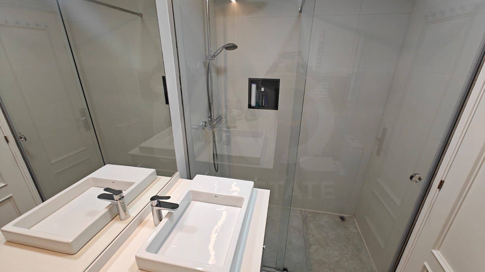 4 sypialnia Apartament na sprzedaż w Pozuelo de Alarcon z basenem garażem - 1 180 000 € (Ref: 10085050)