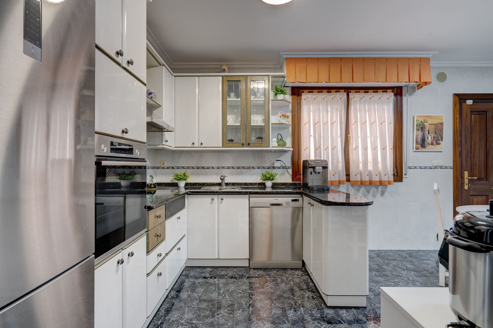 4 makuuhuone Rivitalo myytävänä paikassa Zizurkil mukana 
autotalli - 695 000 € (Ref: 10085051)