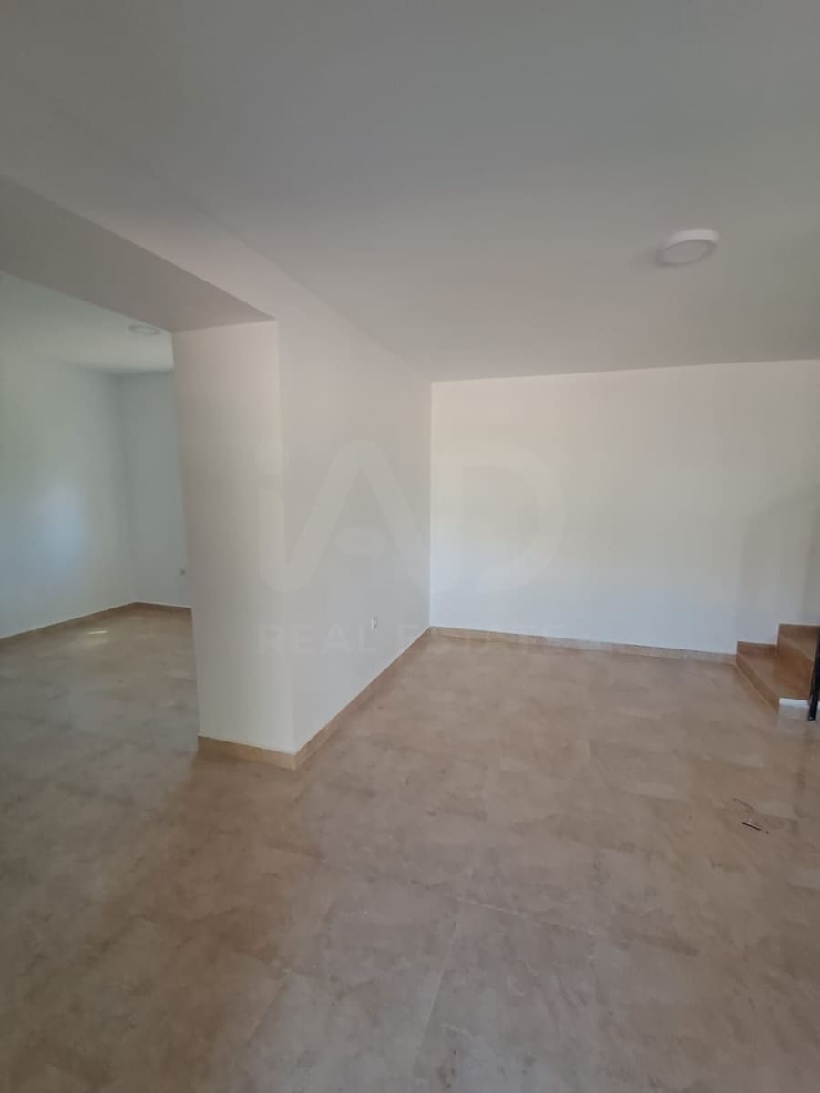 Rekkehus til salgs i Purias - € 167 000 (Ref: 10085052)