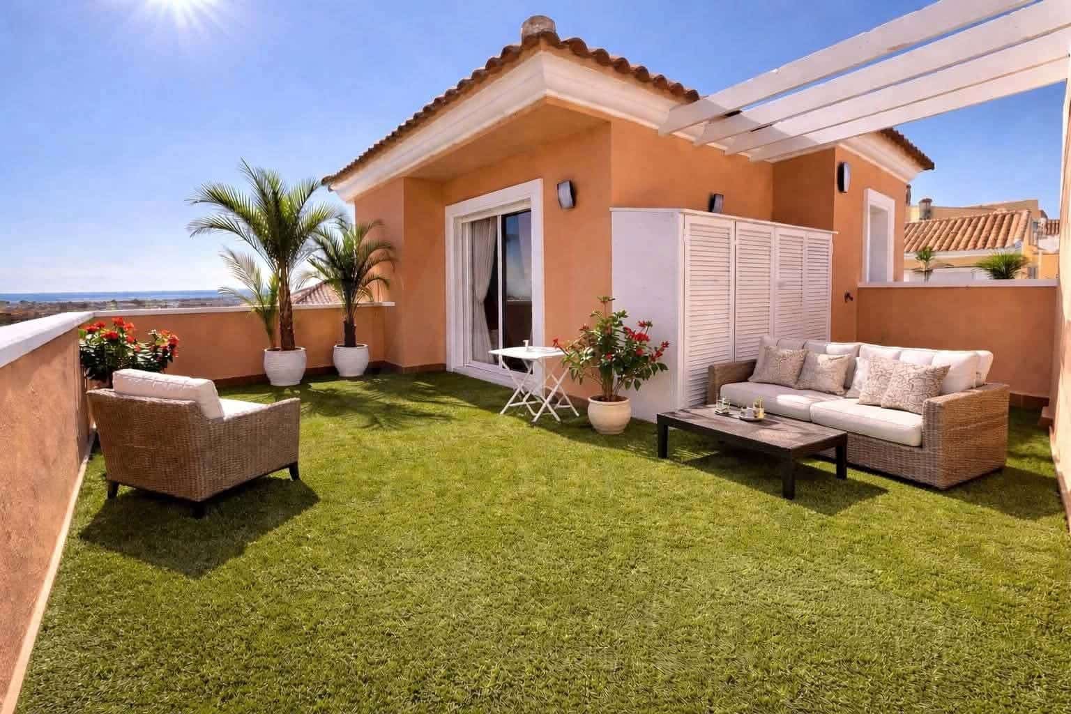 Casa de 4 habitaciones en San Miguel de Salinas en venta con piscina - 385.000 € (Ref: 10085057)