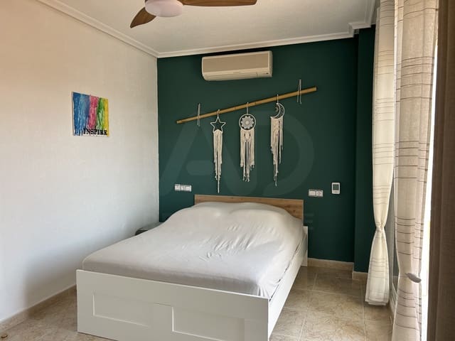 Casa de 4 habitaciones en Blue Lagoon en venta con piscina - 385.000 € (Ref: 10085057)