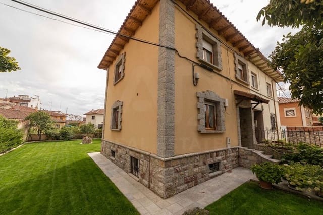 4 soveværelse Byhus til salg i León by med garage - € 420.000 (Ref: 10085060)