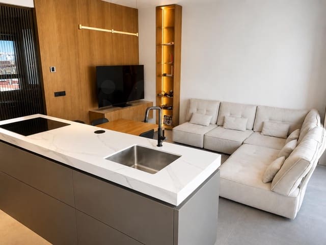 3 sovrum Takvåning till salu i Cruz Roja, Capuchinos, Sevilla stad med pool garage - 699 000 € (Ref: 10085063)