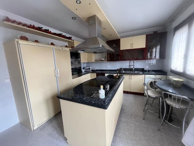 Chalet de 5 habitaciones en Ciudad Rodrigo en venta con garaje - 296.000 € (Ref: 10085064)