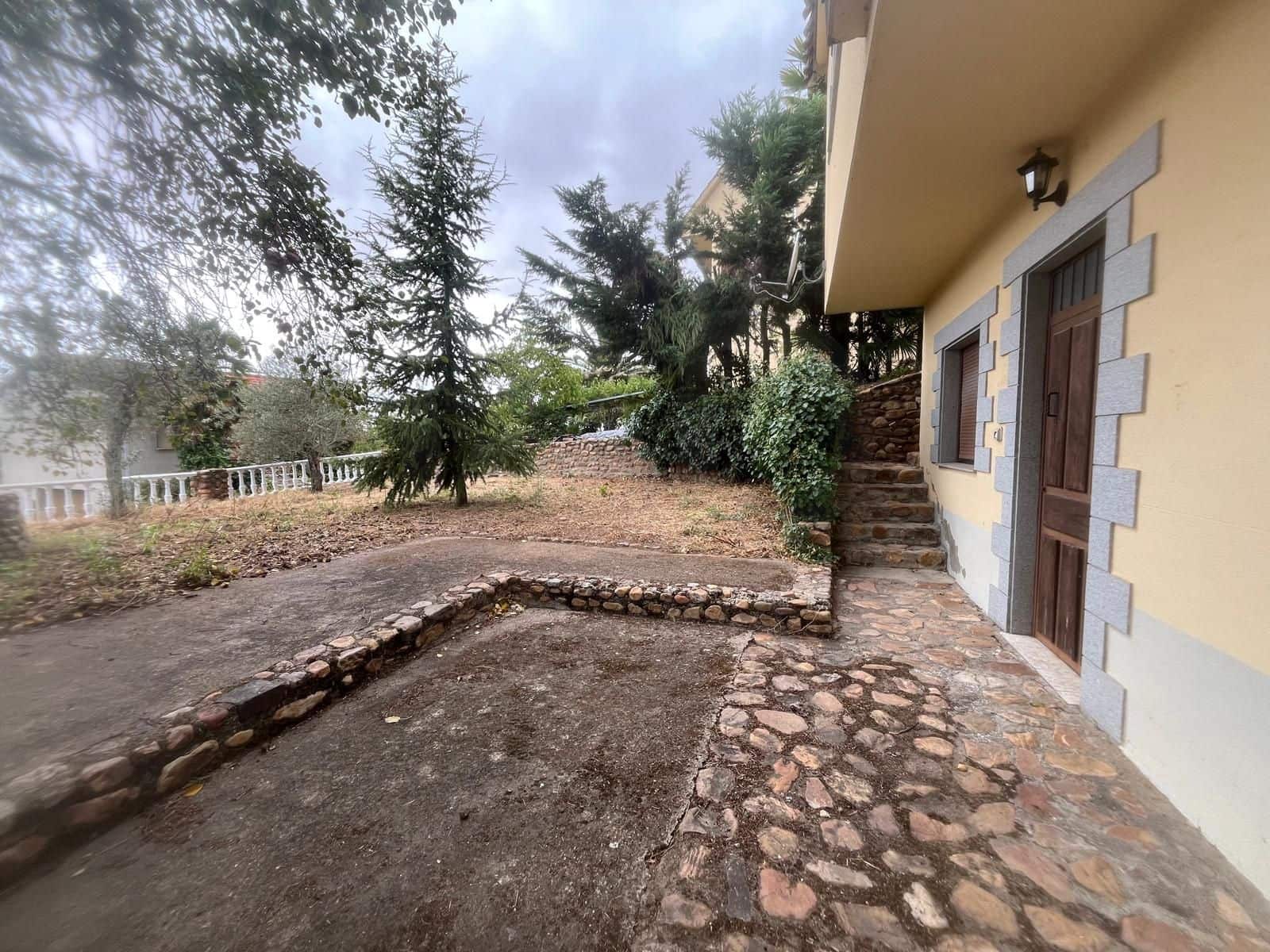 5 soverom Villa til salgs i Ciudad Rodrigo med garasje - € 296 000 (Ref: 10085064)