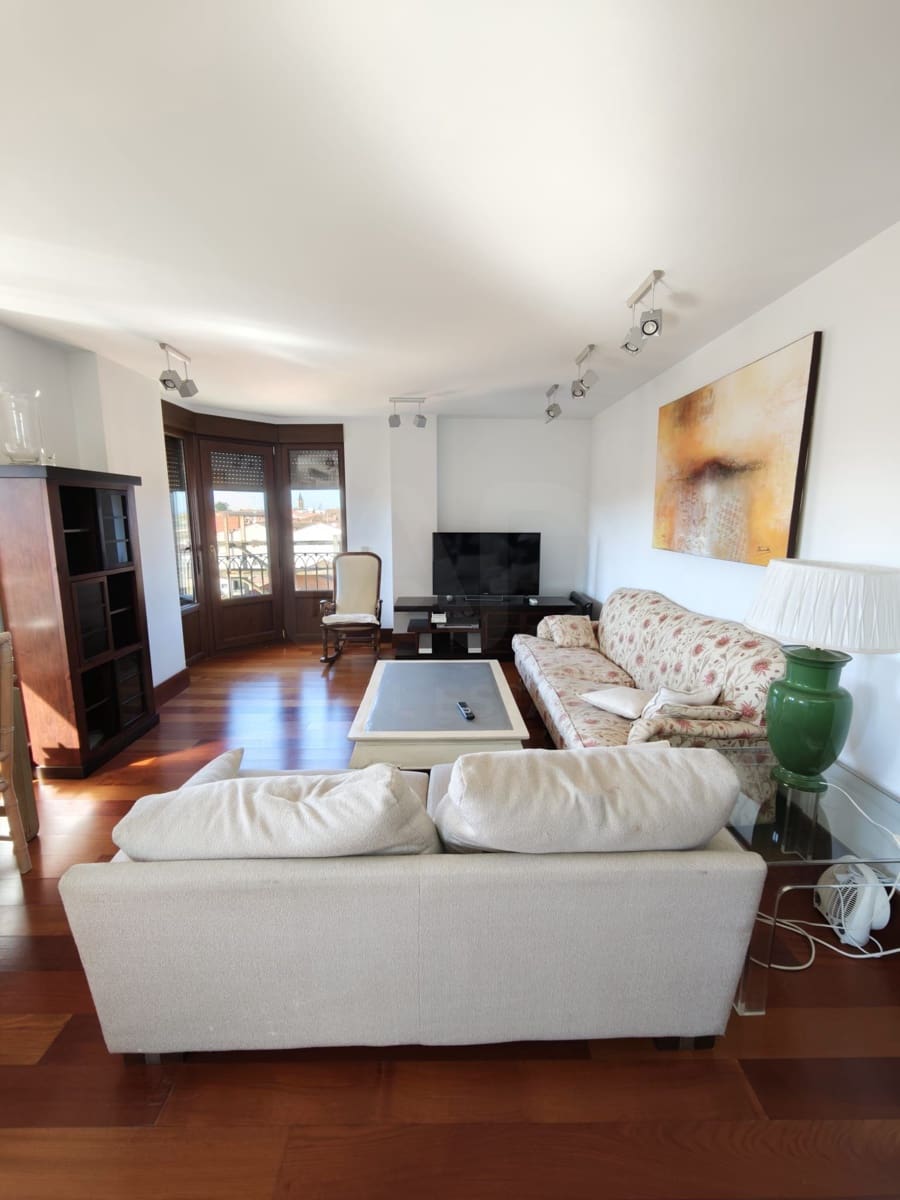 2 soverom Leilighet til leie i Valencia de Don Juan med garasje - € 550 (Ref: 10085065)