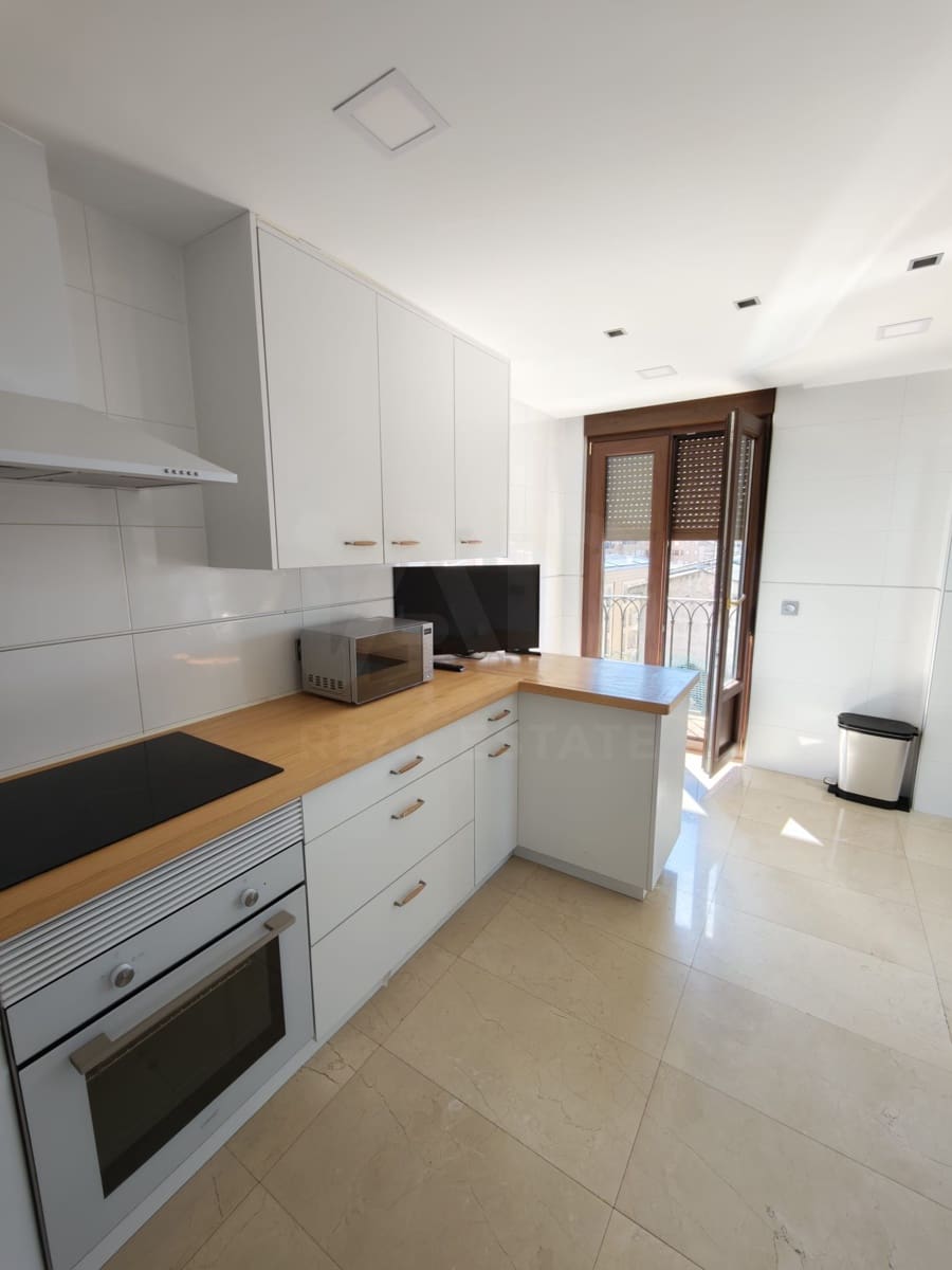 2 soverom Leilighet til leie i Valencia de Don Juan med garasje - € 550 (Ref: 10085065)